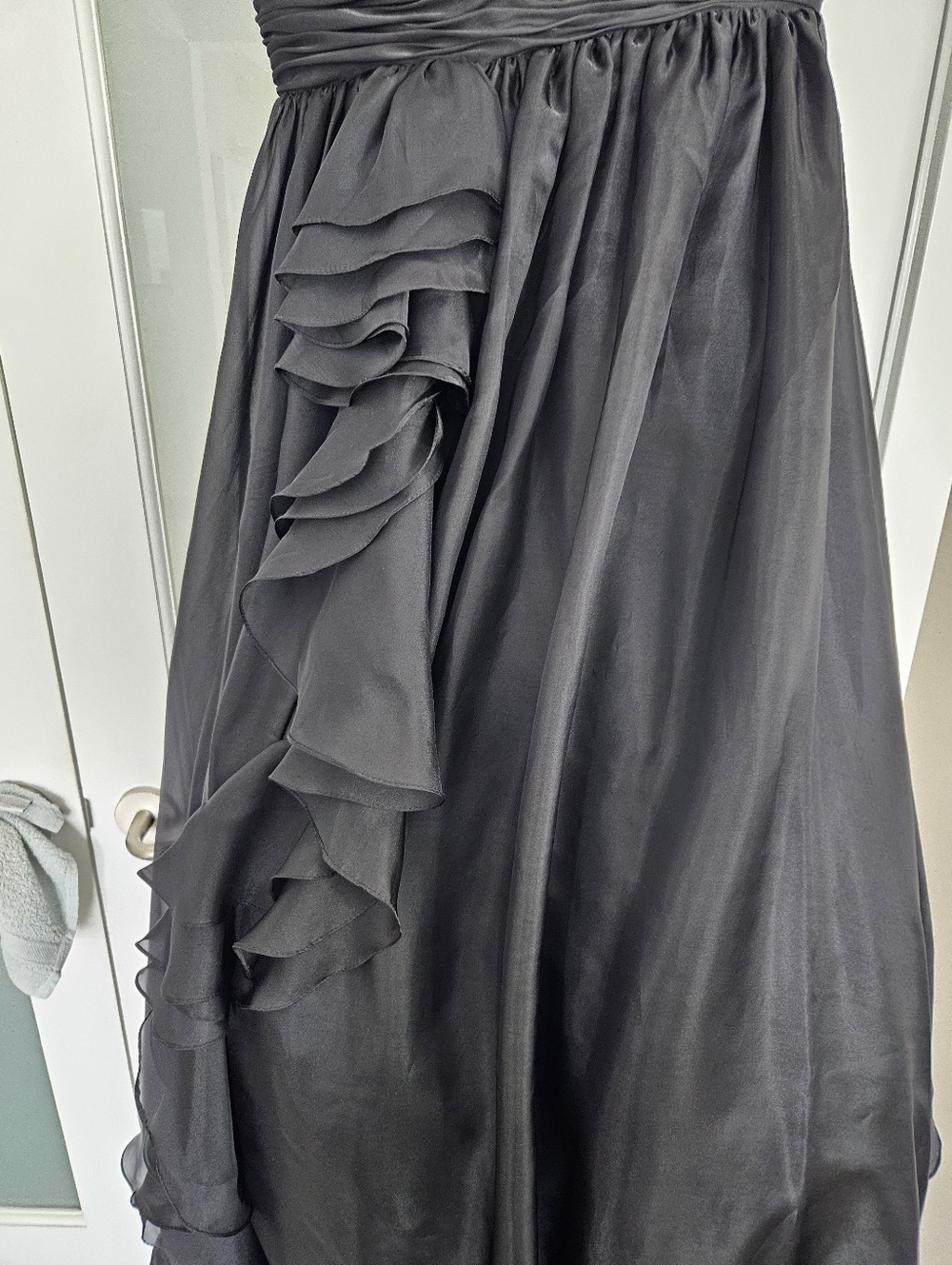 NWOT MAC DUGGGAL Ruffle Shoulder V Neck Chiffon Gown, Black - Picture 7 of 12